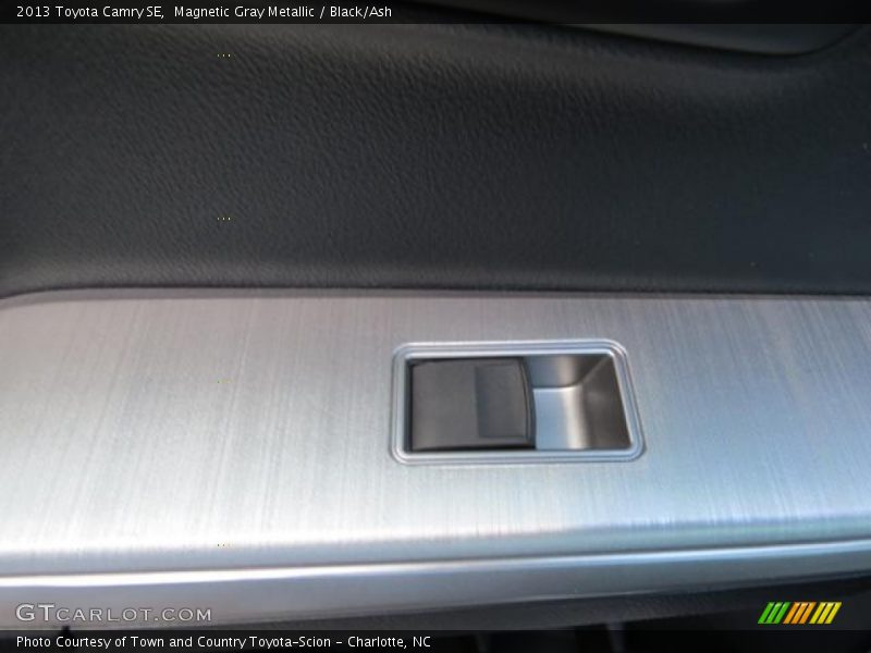 Magnetic Gray Metallic / Black/Ash 2013 Toyota Camry SE