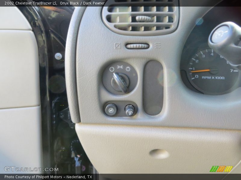 Onyx Black / Dark Pewter 2002 Chevrolet TrailBlazer LS