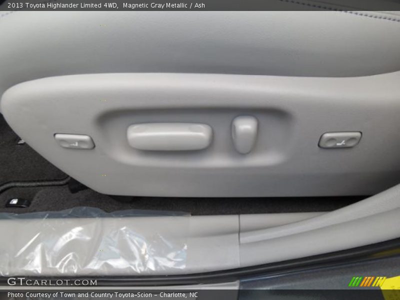 Magnetic Gray Metallic / Ash 2013 Toyota Highlander Limited 4WD