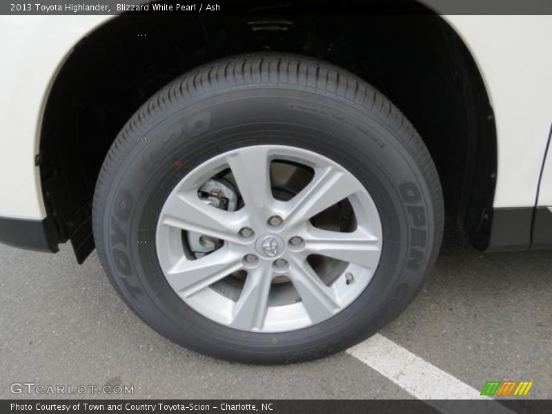 Blizzard White Pearl / Ash 2013 Toyota Highlander