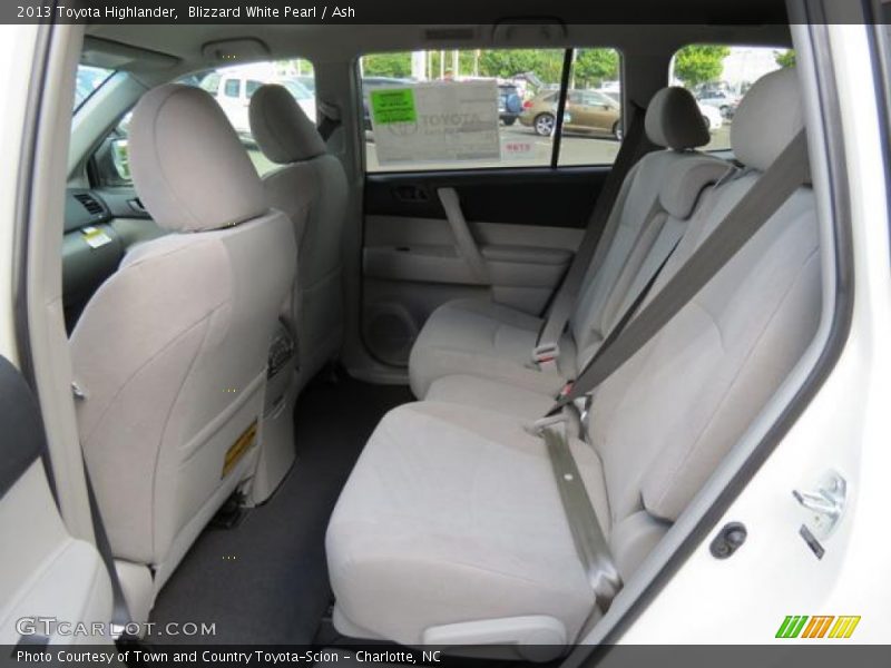 Blizzard White Pearl / Ash 2013 Toyota Highlander