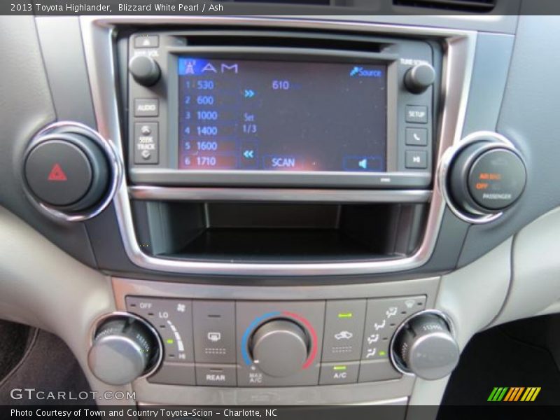 Blizzard White Pearl / Ash 2013 Toyota Highlander