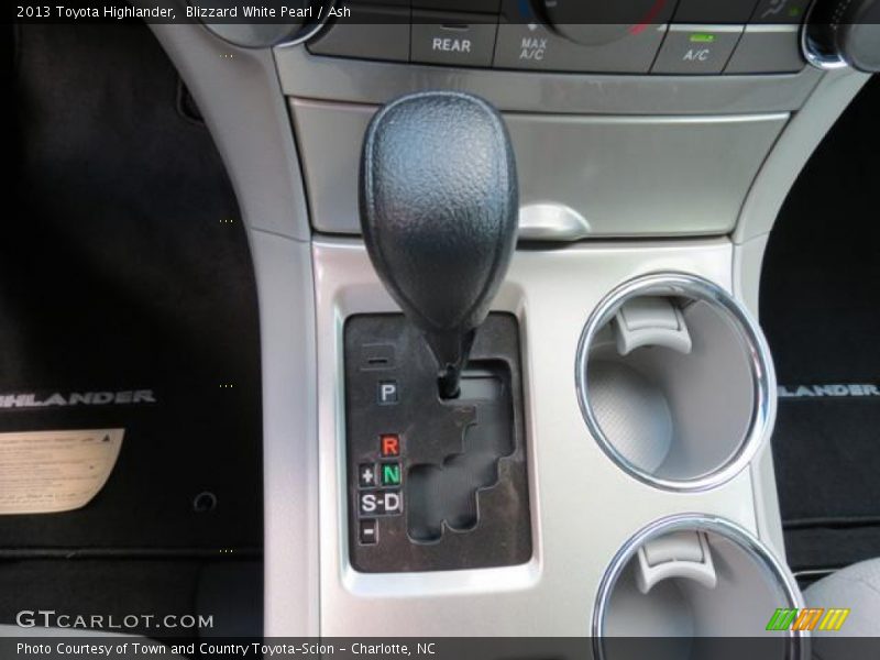 Blizzard White Pearl / Ash 2013 Toyota Highlander