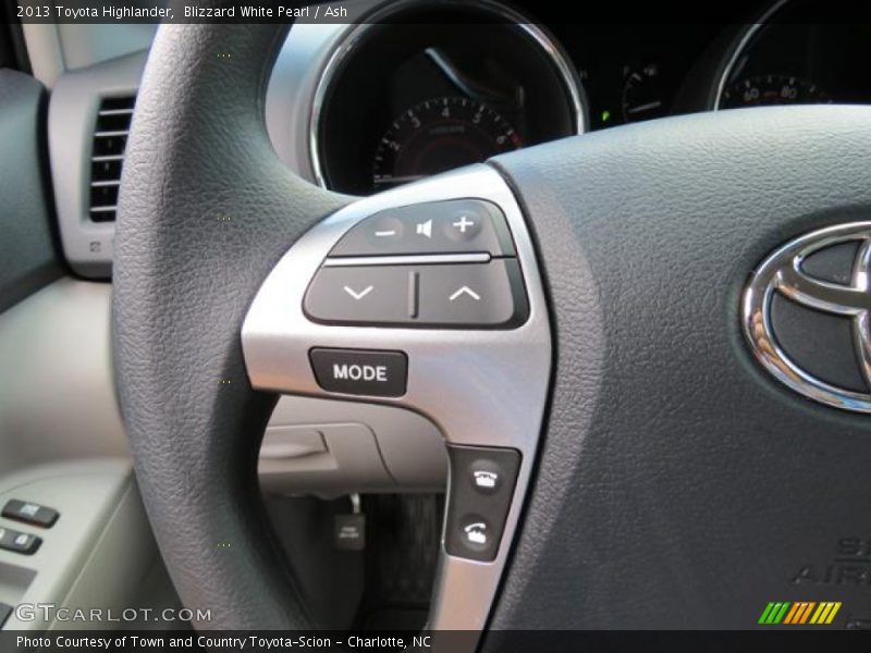 Blizzard White Pearl / Ash 2013 Toyota Highlander