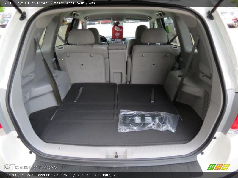 Blizzard White Pearl / Ash 2013 Toyota Highlander