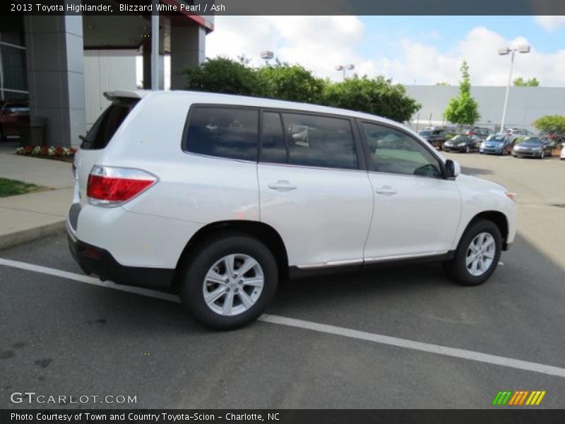Blizzard White Pearl / Ash 2013 Toyota Highlander