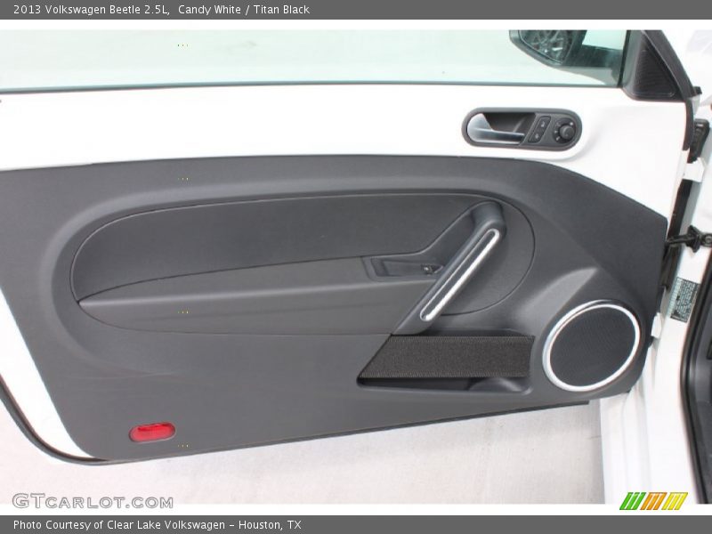 Candy White / Titan Black 2013 Volkswagen Beetle 2.5L
