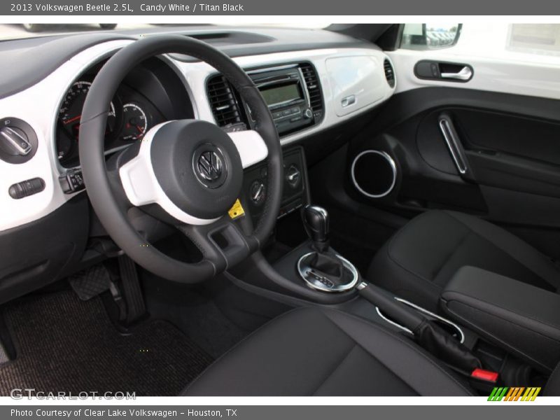 Candy White / Titan Black 2013 Volkswagen Beetle 2.5L