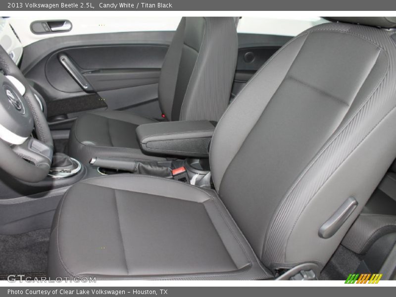 Candy White / Titan Black 2013 Volkswagen Beetle 2.5L