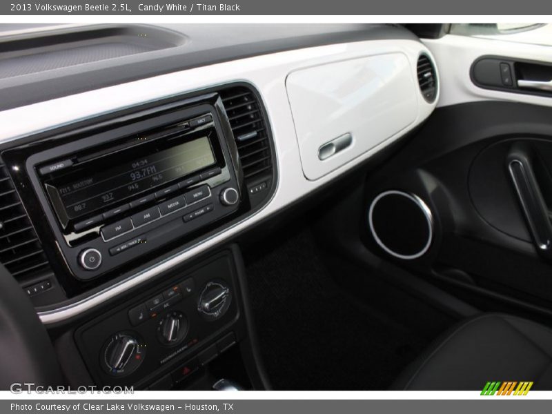 Candy White / Titan Black 2013 Volkswagen Beetle 2.5L
