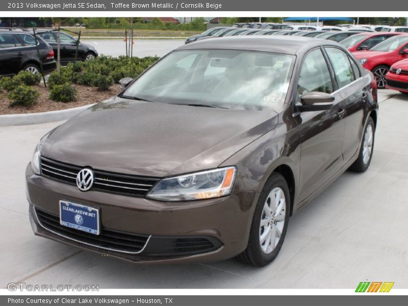 Toffee Brown Metallic / Cornsilk Beige 2013 Volkswagen Jetta SE Sedan