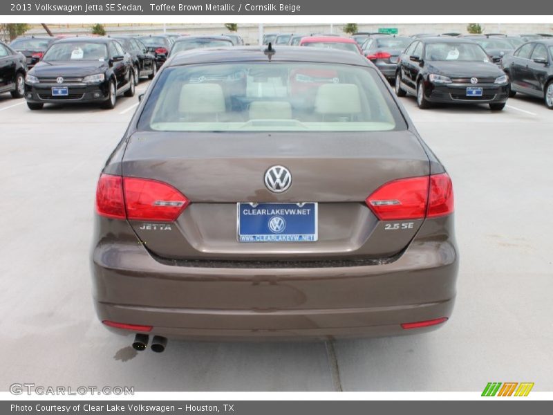 Toffee Brown Metallic / Cornsilk Beige 2013 Volkswagen Jetta SE Sedan