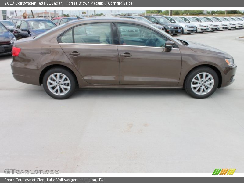 Toffee Brown Metallic / Cornsilk Beige 2013 Volkswagen Jetta SE Sedan