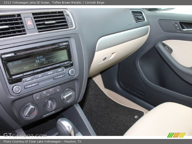 Toffee Brown Metallic / Cornsilk Beige 2013 Volkswagen Jetta SE Sedan