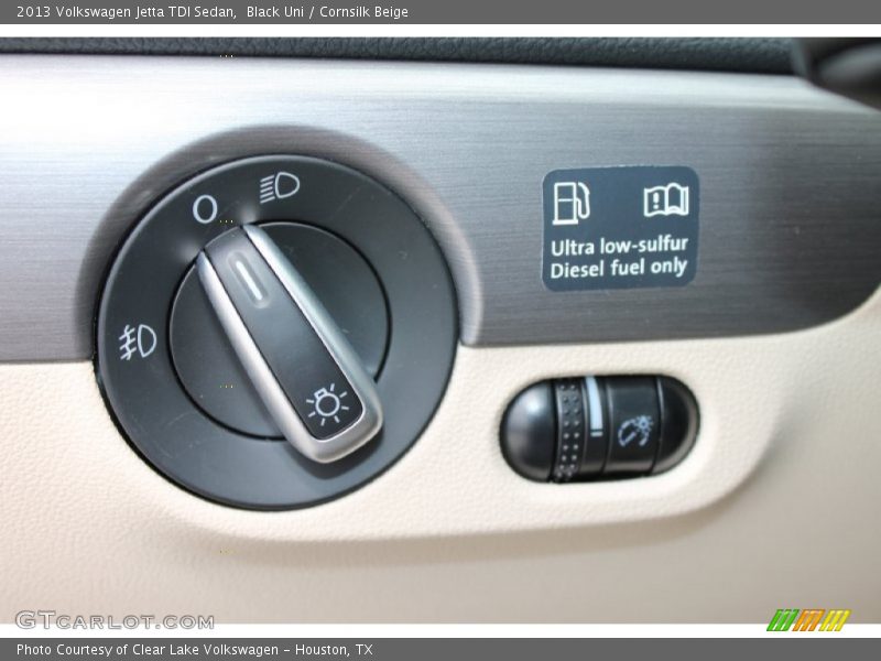 Black Uni / Cornsilk Beige 2013 Volkswagen Jetta TDI Sedan