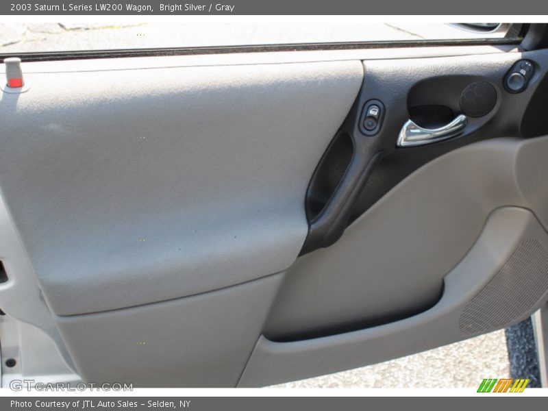 Bright Silver / Gray 2003 Saturn L Series LW200 Wagon