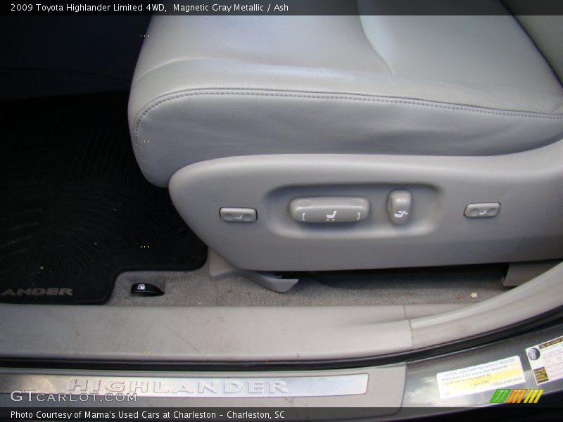 Magnetic Gray Metallic / Ash 2009 Toyota Highlander Limited 4WD