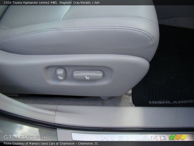 Magnetic Gray Metallic / Ash 2009 Toyota Highlander Limited 4WD