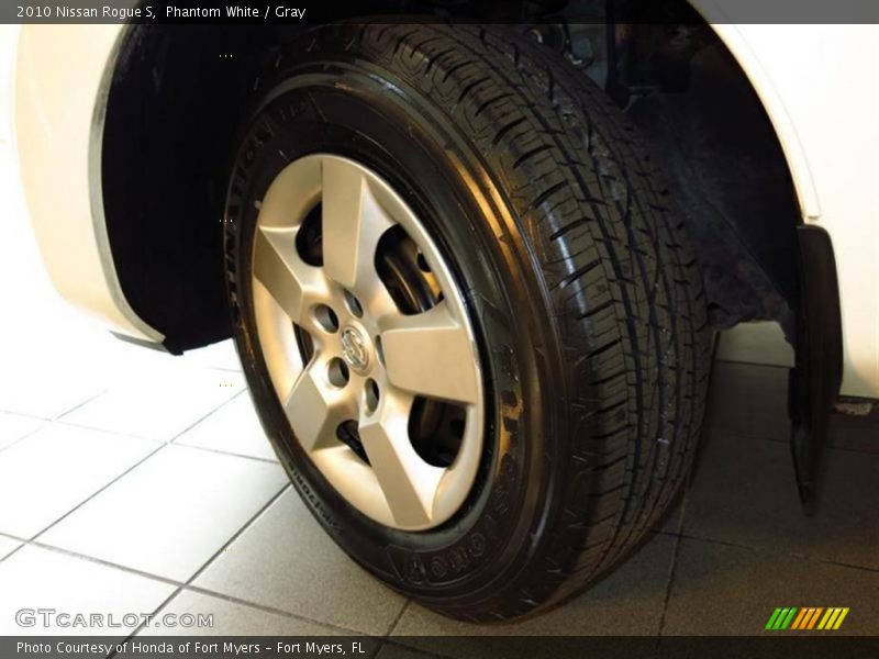 Phantom White / Gray 2010 Nissan Rogue S