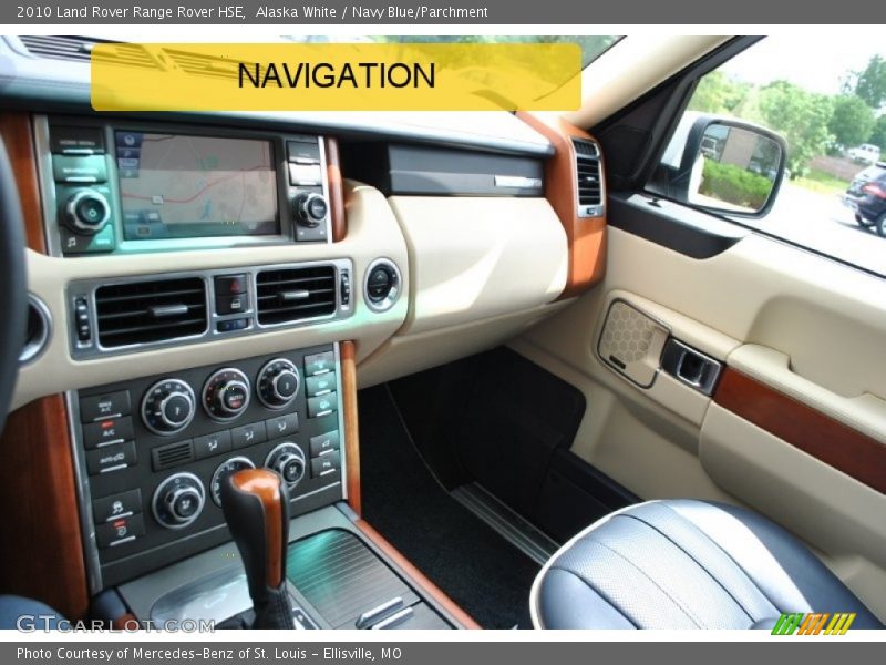 Alaska White / Navy Blue/Parchment 2010 Land Rover Range Rover HSE