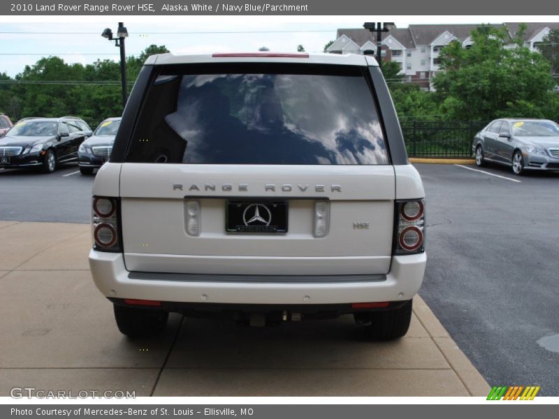 Alaska White / Navy Blue/Parchment 2010 Land Rover Range Rover HSE