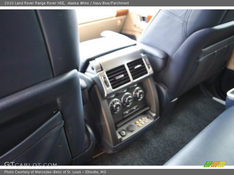 Alaska White / Navy Blue/Parchment 2010 Land Rover Range Rover HSE