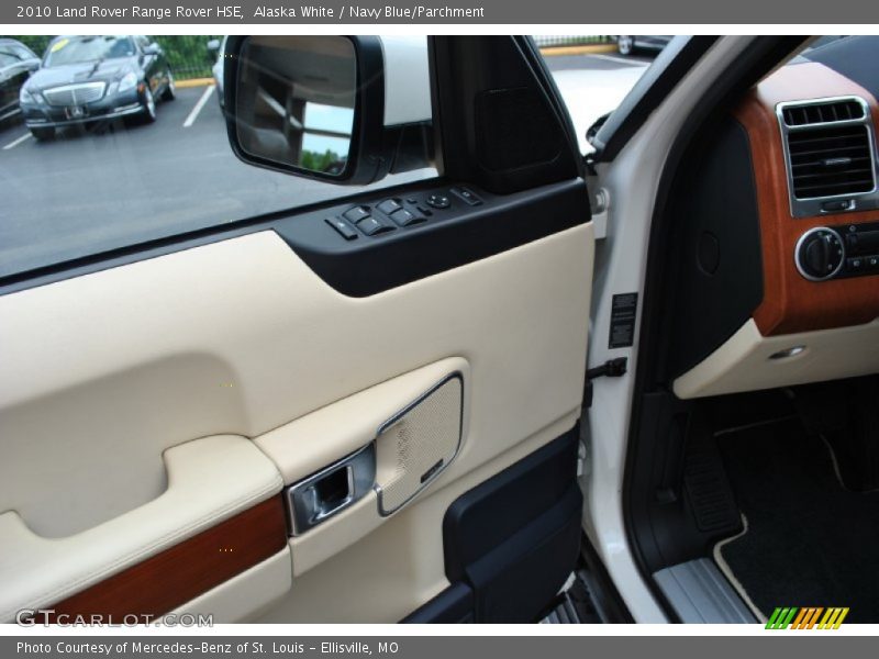 Alaska White / Navy Blue/Parchment 2010 Land Rover Range Rover HSE