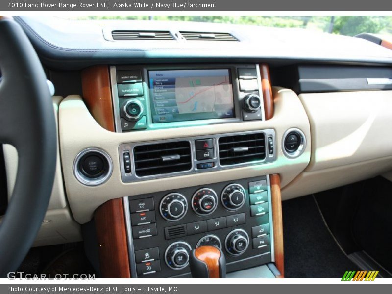 Alaska White / Navy Blue/Parchment 2010 Land Rover Range Rover HSE