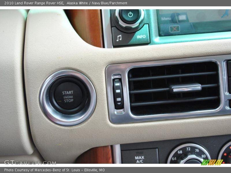 Alaska White / Navy Blue/Parchment 2010 Land Rover Range Rover HSE