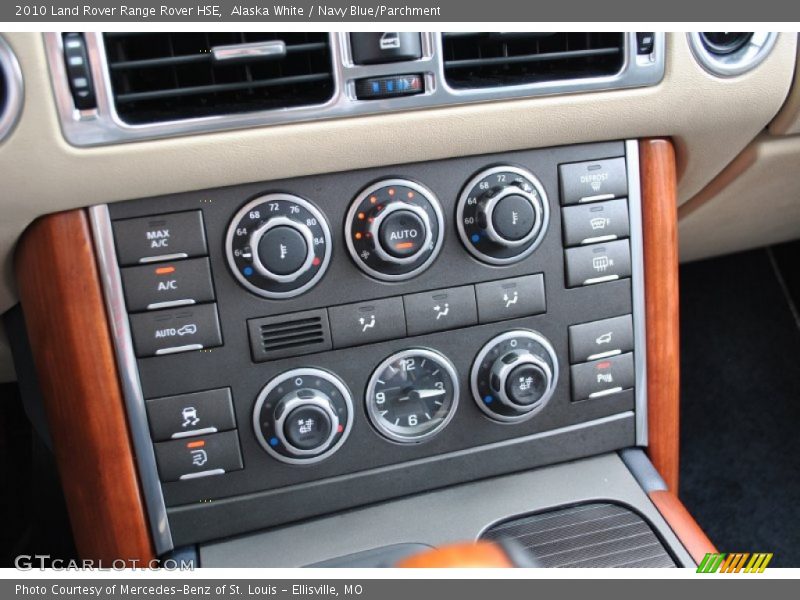 Alaska White / Navy Blue/Parchment 2010 Land Rover Range Rover HSE