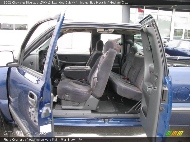 Indigo Blue Metallic / Medium Gray 2002 Chevrolet Silverado 1500 LS Extended Cab 4x4