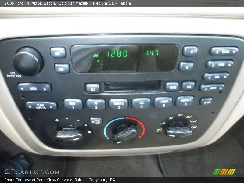 Controls of 2005 Taurus SE Wagon