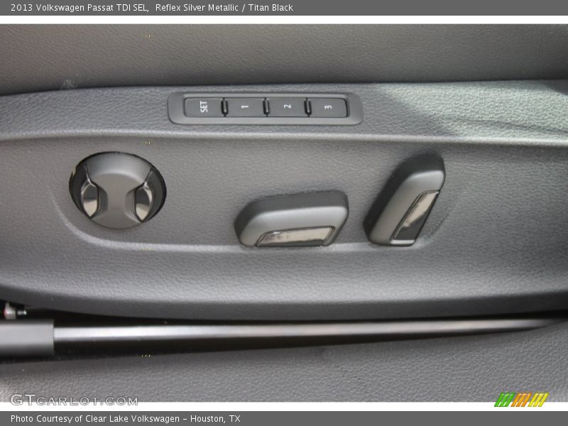 Reflex Silver Metallic / Titan Black 2013 Volkswagen Passat TDI SEL