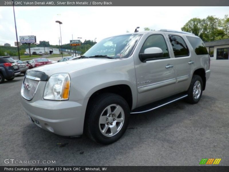 Silver Birch Metallic / Ebony Black 2007 GMC Yukon Denali AWD