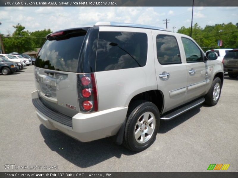 Silver Birch Metallic / Ebony Black 2007 GMC Yukon Denali AWD