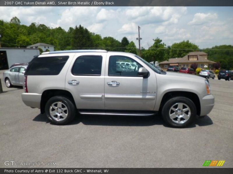 Silver Birch Metallic / Ebony Black 2007 GMC Yukon Denali AWD
