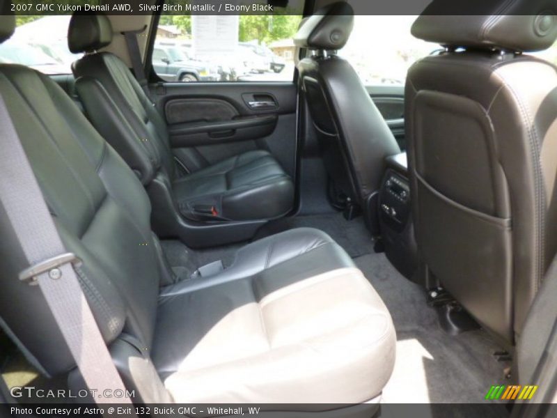 Silver Birch Metallic / Ebony Black 2007 GMC Yukon Denali AWD