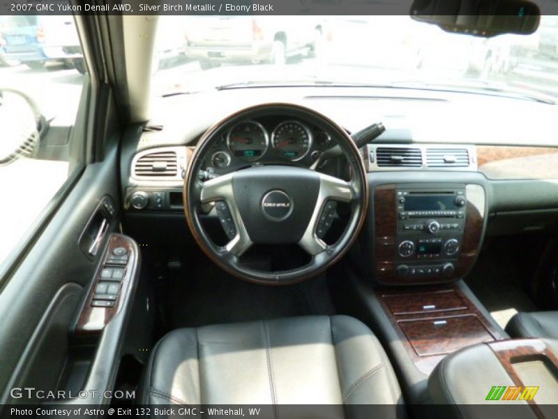 Silver Birch Metallic / Ebony Black 2007 GMC Yukon Denali AWD
