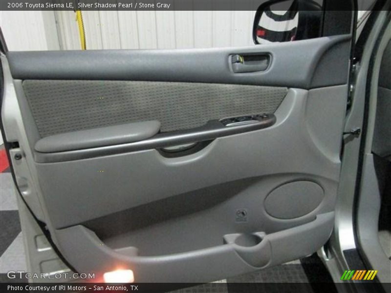 Silver Shadow Pearl / Stone Gray 2006 Toyota Sienna LE