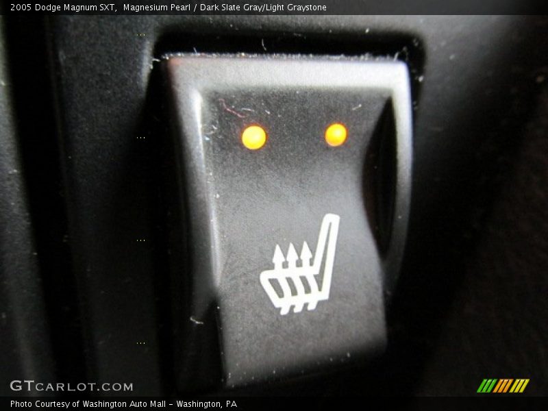 Magnesium Pearl / Dark Slate Gray/Light Graystone 2005 Dodge Magnum SXT