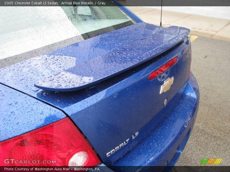 Arrival Blue Metallic / Gray 2005 Chevrolet Cobalt LS Sedan