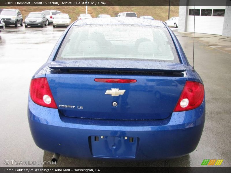 Arrival Blue Metallic / Gray 2005 Chevrolet Cobalt LS Sedan