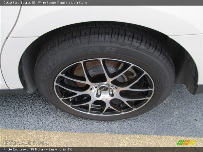 Custom Wheels of 2010 Taurus SE