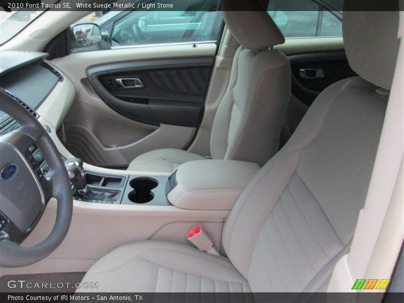  2010 Taurus SE Light Stone Interior