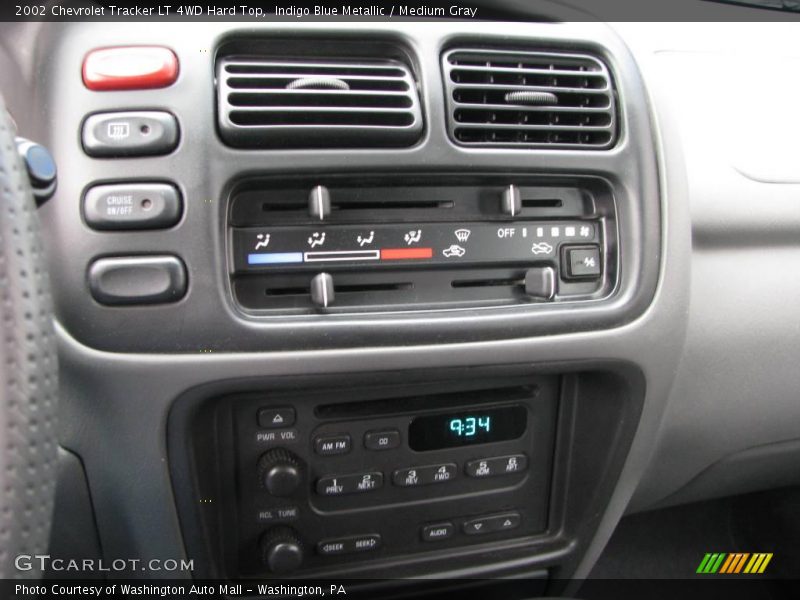 Indigo Blue Metallic / Medium Gray 2002 Chevrolet Tracker LT 4WD Hard Top