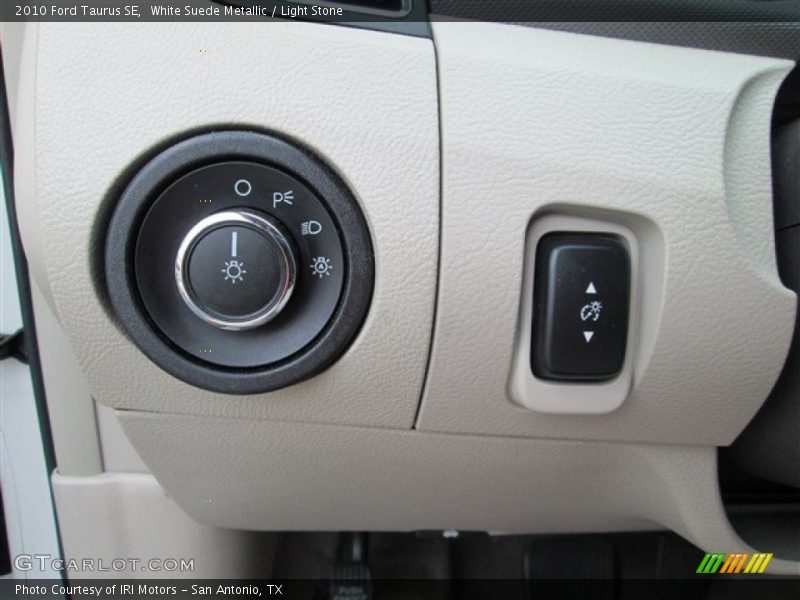 Controls of 2010 Taurus SE