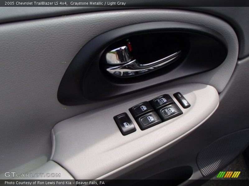 Graystone Metallic / Light Gray 2005 Chevrolet TrailBlazer LS 4x4