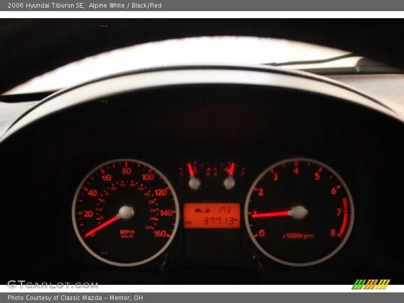 Alpine White / Black/Red 2006 Hyundai Tiburon SE