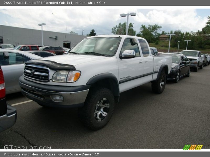 Natural White / Oak 2000 Toyota Tundra SR5 Extended Cab 4x4