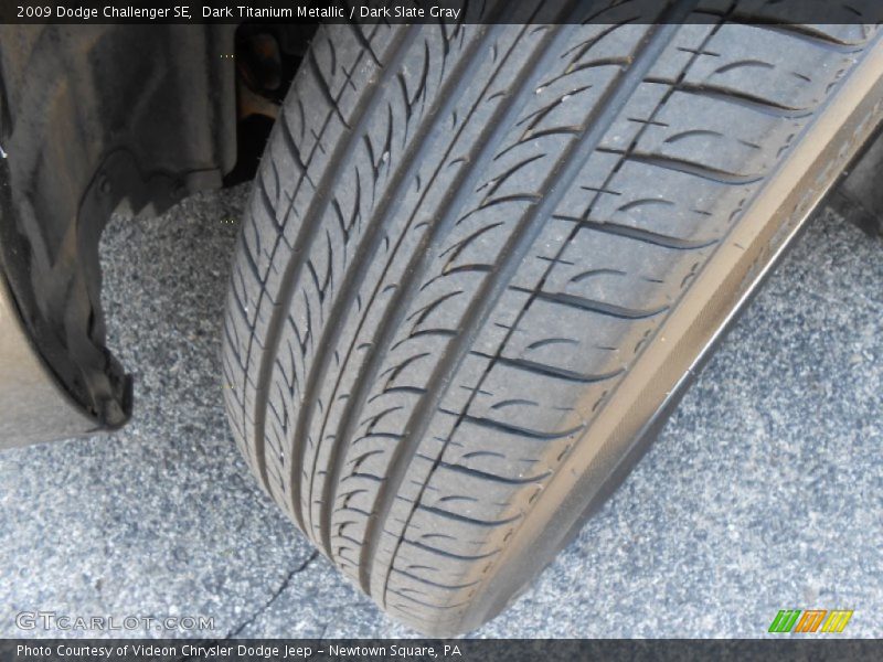 Dark Titanium Metallic / Dark Slate Gray 2009 Dodge Challenger SE